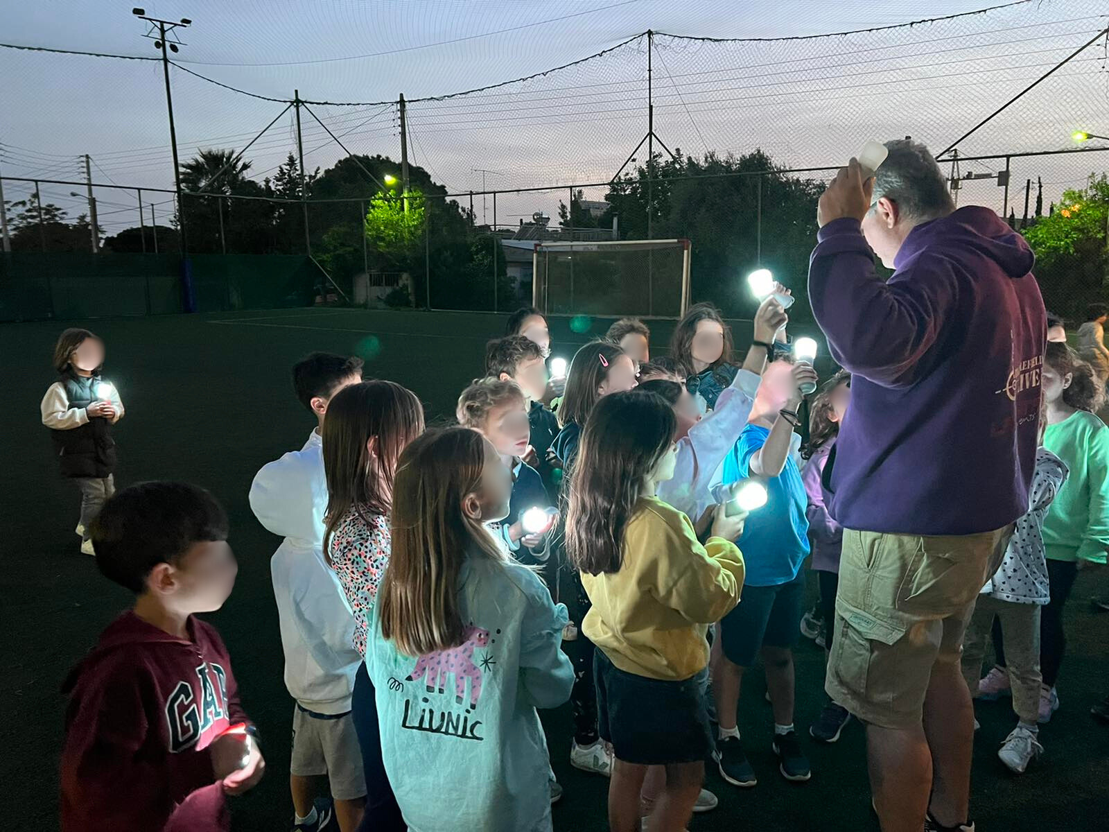 Kinderen die spelen met Picoo